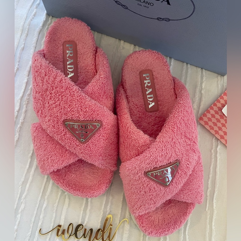 Fussbet Crisscross Terri Sandals- BNIB💓